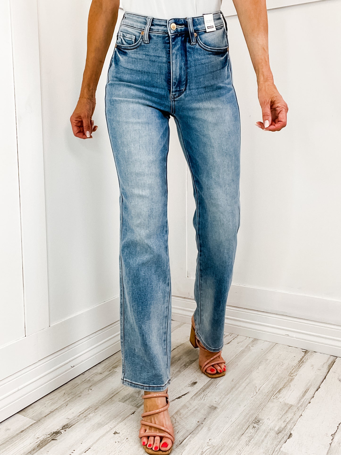 Judy Blue BRIAR Hi-Rise Tummy Control Contrast Wash Straight Jeans